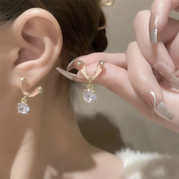 兔耳V字晶鑽×吊墜耳環 .avif