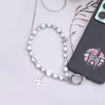 銀色蝴蝶結珍珠小花×手機腕帶掛繩
