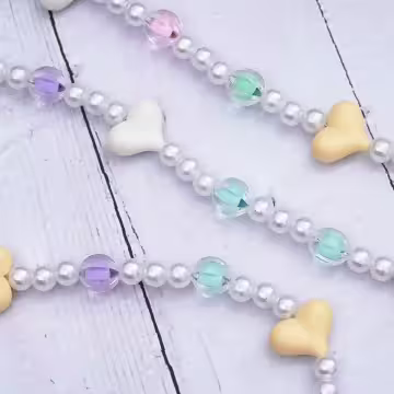 彩色愛心×白色珍珠×手機斜背雙勾掛繩