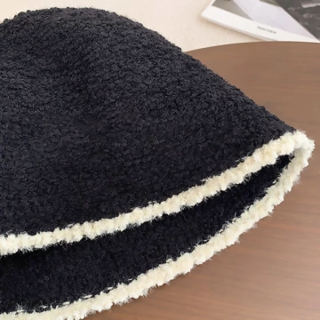 笑臉 ‧_‧×毛帽×白色.avif