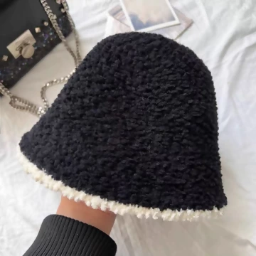 笑臉 ‧_‧×毛帽×白色.avif