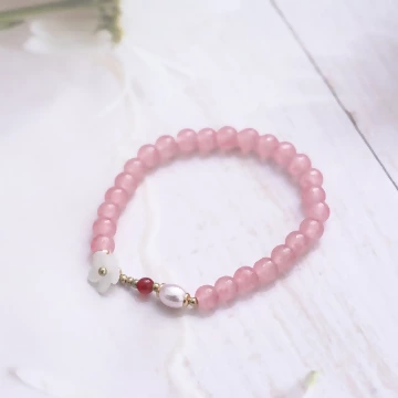 小白花草莓晶琉璃×固定式串珠手鍊.avif