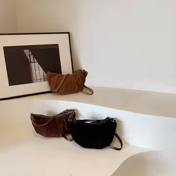 復古牛角包仿麂皮×斜背包×深咖