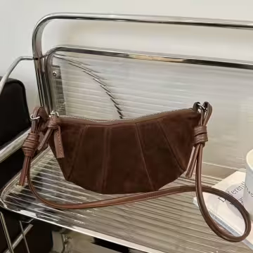 復古牛角包仿麂皮×斜背包×深咖