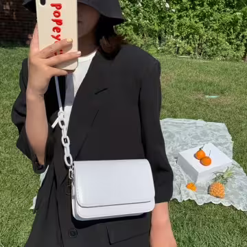 簡約純素面不對稱背帶×斜背包×白色