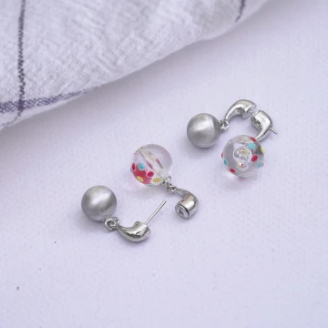 彩虹波點銀珠×後掛式吊墜耳環.avif