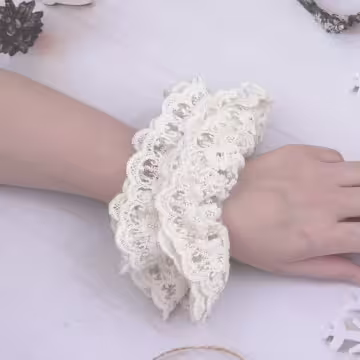 四層白蕾絲花邊&times;大腸圈髮束