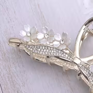 精緻小白花叢×鯊魚夾