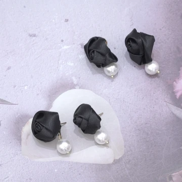 黑玫瑰珍珠×蚊香盤U型耳夾.avif