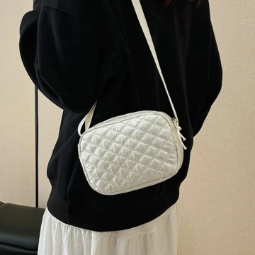 Y3K科技感菱格小方包×斜背包×白色.avif
