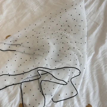 黑白網紗小點點×絲巾×四角頭巾.avif