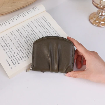 簡約抓皺感×拉鍊零錢包×墨綠.avif