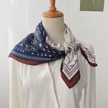 美式圖騰印花&times;絲巾&times;四角頭巾