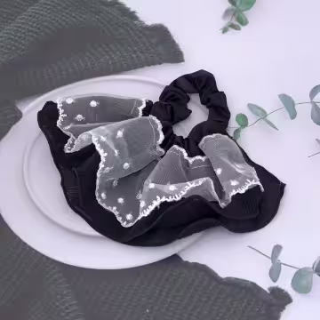 黑白點點蕾絲裙擺&times;大腸髮束