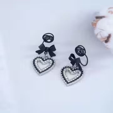 甜酷黑蝴蝶結愛心&times;蚊香盤U型耳夾
