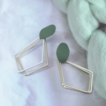 綠金不規側邊框×吊墜耳環.avif