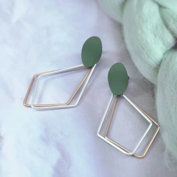 綠金不規側邊框×吊墜耳環.avif