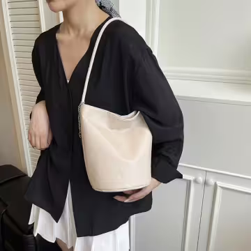 皮革圓身水桶包×肩背包×白色