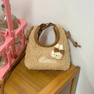 Cutie小兔羊羔捲毛&times;斜背包&times;白色.avif