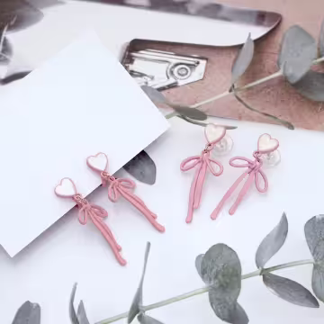愛心粉紅蝴蝶領結&times;三角耳夾