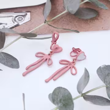 愛心粉紅蝴蝶領結&times;三角耳夾