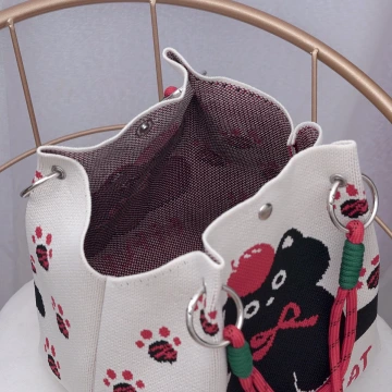 紅花小狗&times;針織手提袋.avif