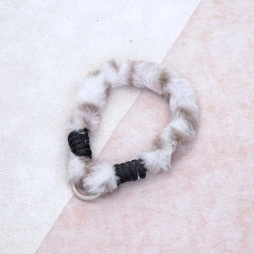 古典綠晶串珠&times;不對稱吊墜耳扣.avif