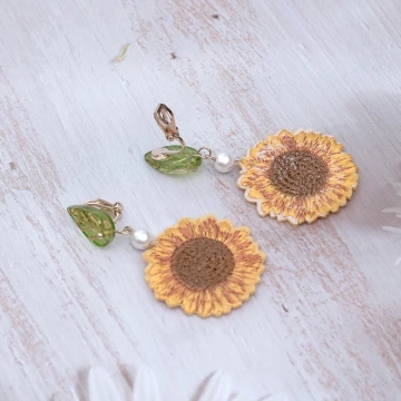 奶茶小熊&times;三角耳夾.avif