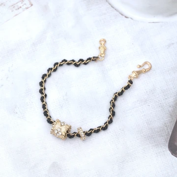 十字晶鑽相連&times;單邊U型耳骨夾.avif