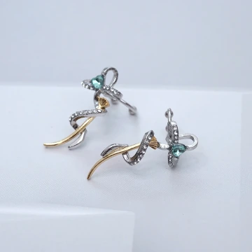 十字纏繞晶鑽&times;U型耳骨夾.avif
