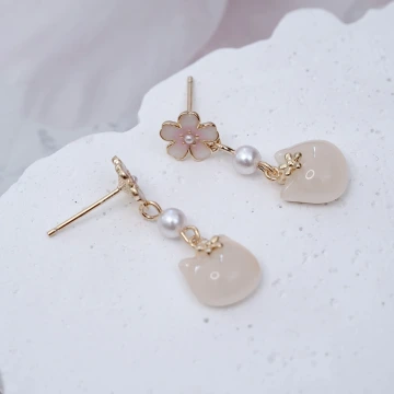 十字纏繞晶鑽&times;U型耳骨夾.avif