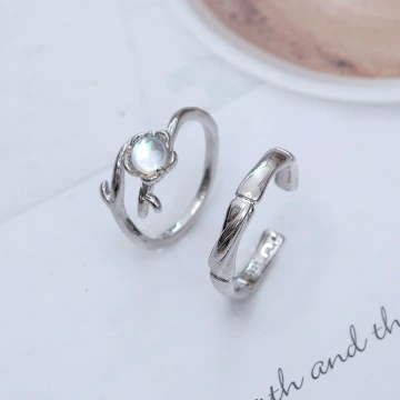 蝶吻月光&times;情侶對戒.avif