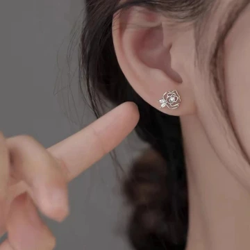 925銀針&times;羅紋蝴蝶領結&times;耳針.avif