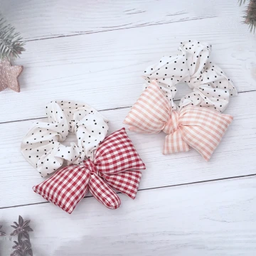甜美藍花刺繡&times;大腸髮束.avif