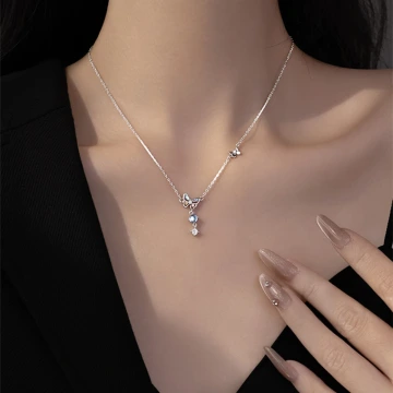 925銀飾&times;月光石小蝴蝶&times;鎖骨項鍊.avif